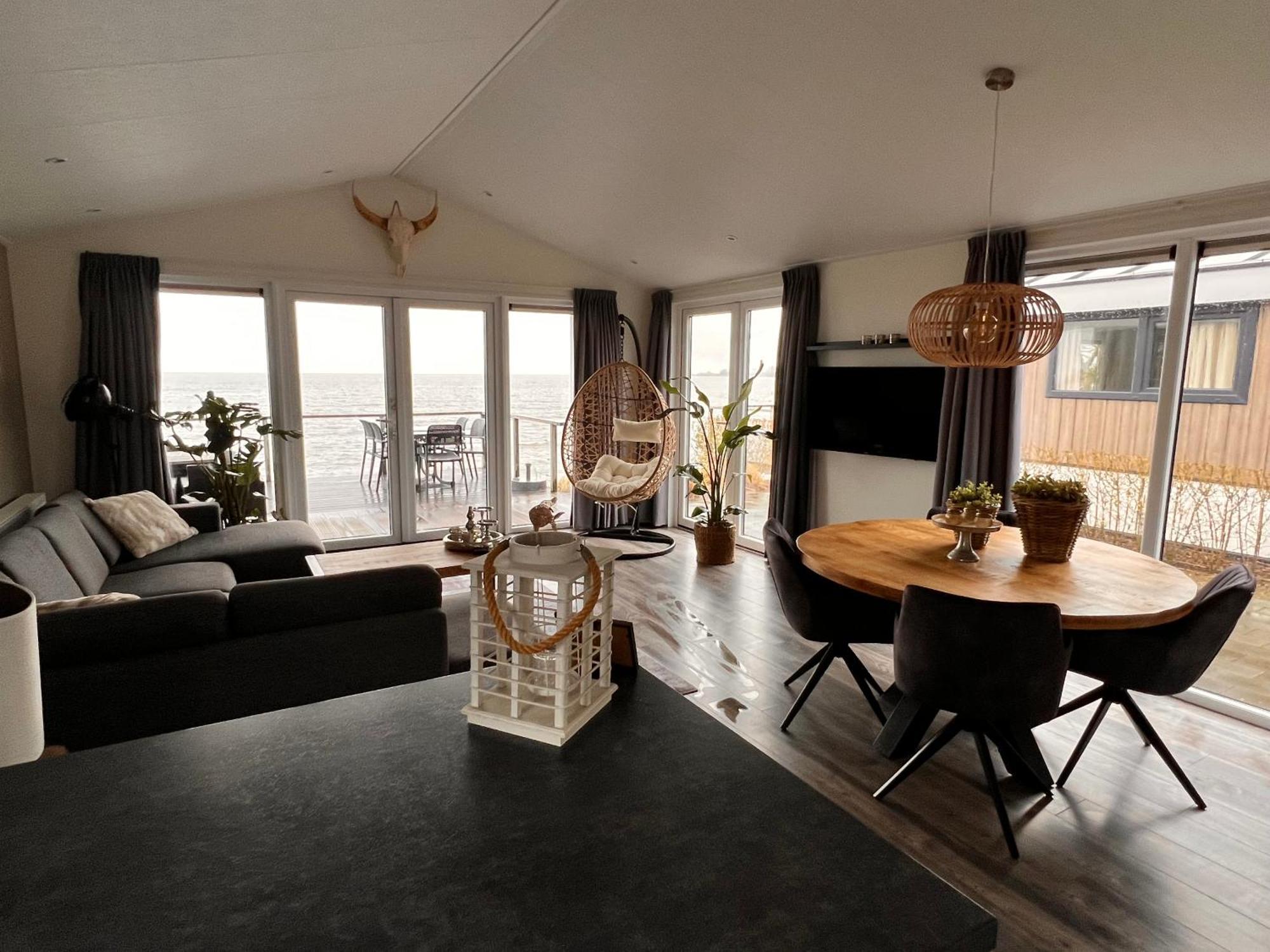 Exclusieve Vakantievilla ***** Markermeer * Bovenkarspel